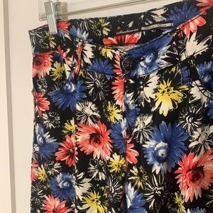 STRADIVARIUS Artistic Floral Ankle Length Pants with Zippers